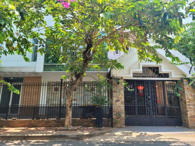 Nguyen Van Huong Street, Vietnam Nguyen Van Huong Street, Vietnam