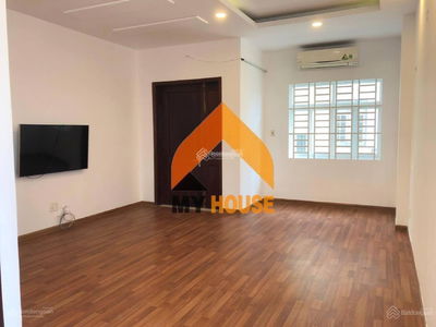 Nguyen Van Huong Street, Vietnam Nguyen Van Huong Street, Vietnam