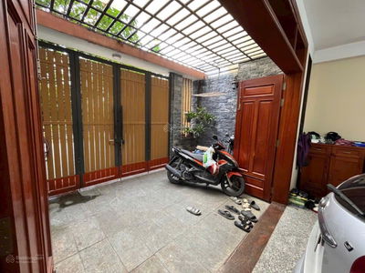 Lien Phuong Street, Vietnam  Lien Phuong Street, Vietnam