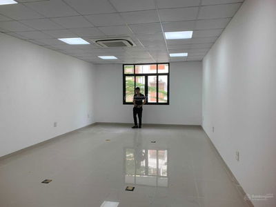 Xuan La Street, Vietnam Xuan La Street, Vietnam