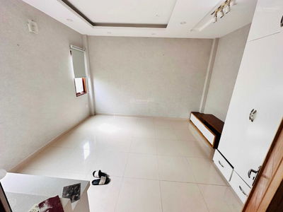 Nguyen Kiem Street, Vietnam Nguyen Kiem Street, Vietnam