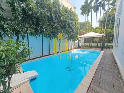 Quoc Huong Street, Vietnam Quoc Huong Street, Vietnam