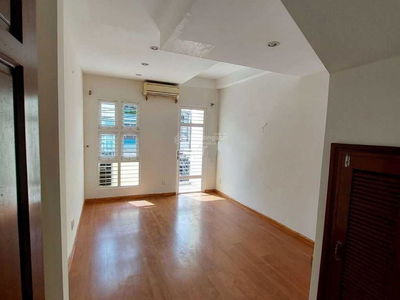 Nguyen Dinh Chinh Street, Vietnam Nguyen Dinh Chinh Street, Vietnam