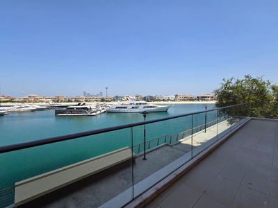 Diamond, United Arab Emirates  Diamond, United Arab Emirates
