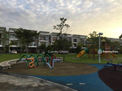 Terrace house at Lake Edge Puchong, Malaysia Terrace house at Lake Edge Puchong, Malaysia