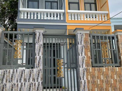 Le Van Luong Street, Vietnam  Le Van Luong Street, Vietnam