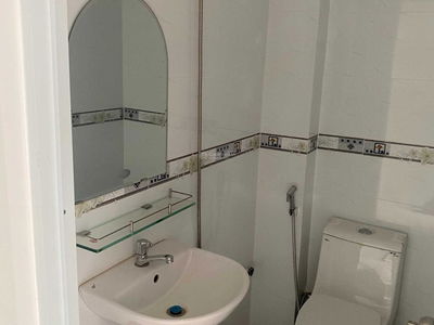 Le Van Luong Street, Vietnam  Le Van Luong Street, Vietnam