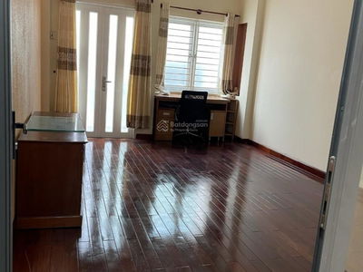 Nguyen Thai Son Street, Vietnam  Nguyen Thai Son Street, Vietnam