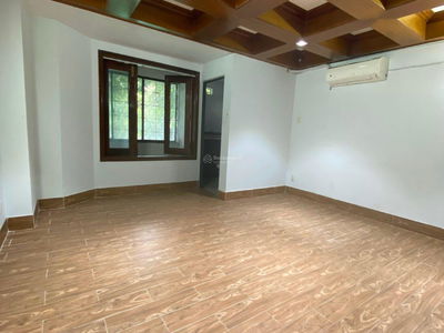 Hoang Van Thu Street, Vietnam Hoang Van Thu Street, Vietnam