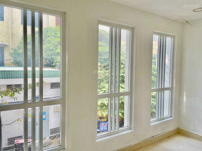 Truck Alley 371, Vietnam Truck Alley 371, Vietnam