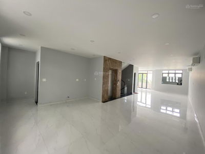 Him Lam Kenh Te, Vietnam  Him Lam Kenh Te, Vietnam