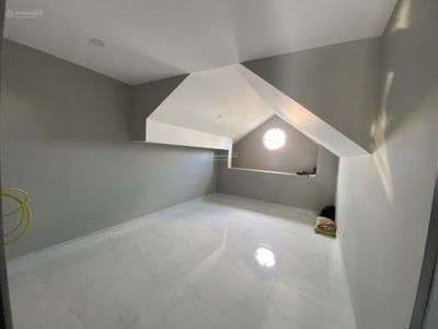 Him Lam Kenh Te, Vietnam  Him Lam Kenh Te, Vietnam