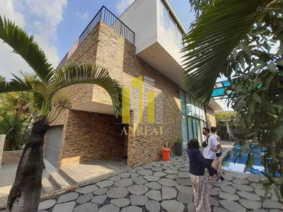 Nguyen Van Huong Street, Vietnam Nguyen Van Huong Street, Vietnam