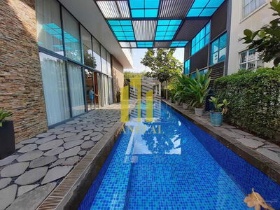 Nguyen Van Huong Street, Vietnam Nguyen Van Huong Street, Vietnam