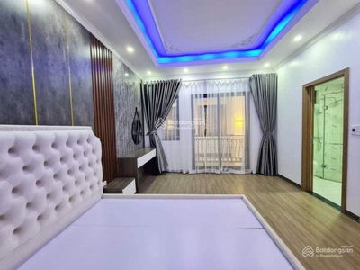 Nguyen Chi Thanh Street, Vietnam Nguyen Chi Thanh Street, Vietnam