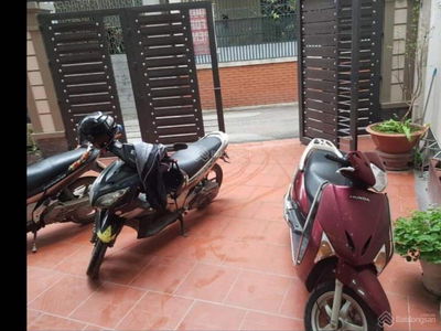 Au Co Street, Vietnam Au Co Street, Vietnam