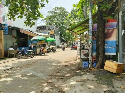 Pham Hung Street, Vietnam Pham Hung Street, Vietnam