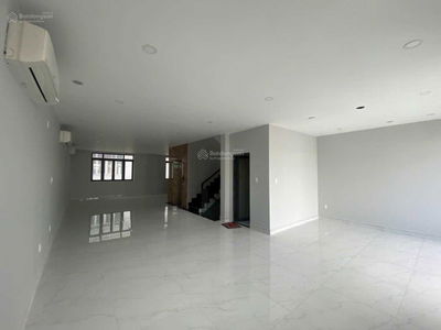 Him Lam Kenh Te, Vietnam  Him Lam Kenh Te, Vietnam