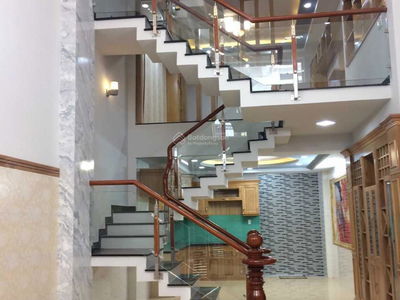 Le Duc Tho Street, Vietnam Le Duc Tho Street, Vietnam