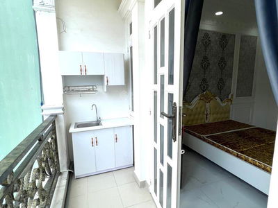 Nguyen Kiem Street, Vietnam  Nguyen Kiem Street, Vietnam