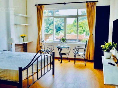 Lac Long Quan Street, Vietnam Lac Long Quan Street, Vietnam