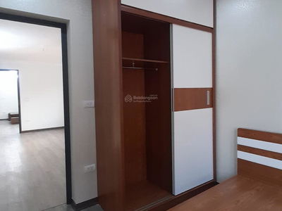 Nguyen Hong Street, Vietnam Nguyen Hong Street, Vietnam