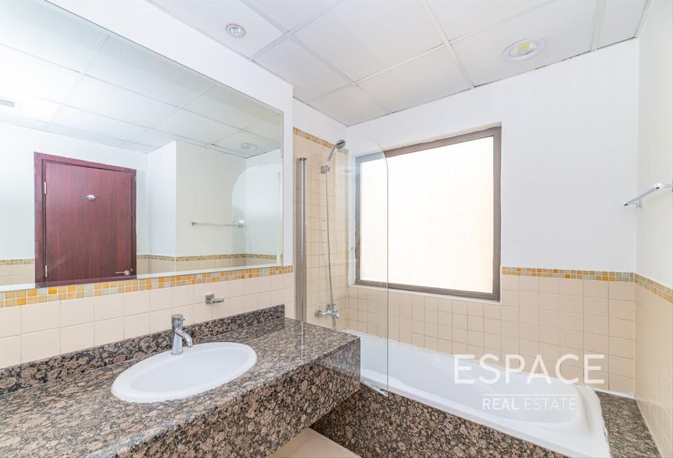 Amwaj 4, United Arab Emirates Amwaj 4, United Arab Emirates