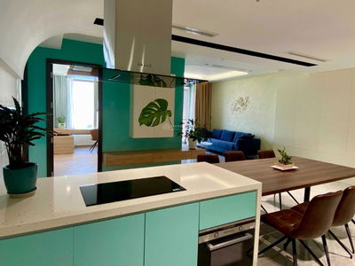 Topaz Elite, Vietnam Topaz Elite, Vietnam