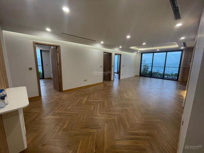 Green Diamond, Vietnam Green Diamond, Vietnam