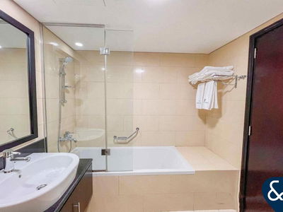 Movenpick Jumeirah Lakes Towers, United Arab Emirates  Movenpick Jumeirah Lakes Towers, United Arab Emirates