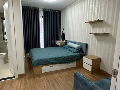 Topaz Twins, Vietnam  Topaz Twins, Vietnam