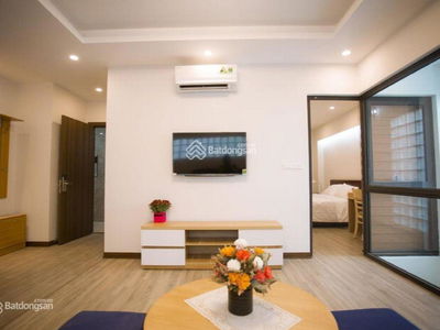 Xuan La Street, Vietnam Xuan La Street, Vietnam