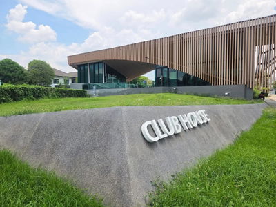 Housing in Makkasan, Thailand Housing in Makkasan, Thailand