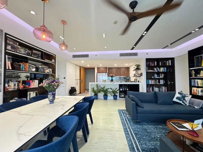 Gateway, Vietnam Gateway, Vietnam