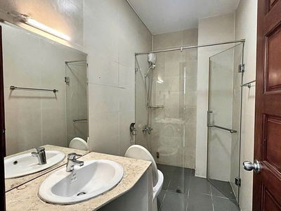 Housing in Ho Chi Minh City, Vietnam  Housing in Ho Chi Minh City, Vietnam