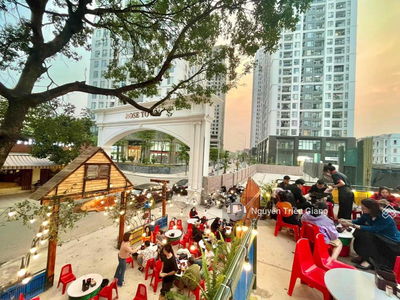 Rose Town, Vietnam Rose Town, Vietnam