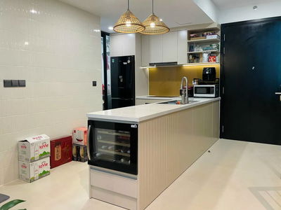 Happy in Vista, Vietnam  Happy in Vista, Vietnam