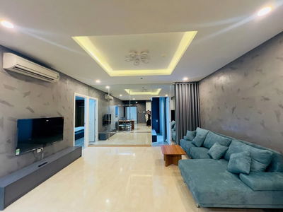 Monarchy Building, Vietnam Monarchy Building, Vietnam