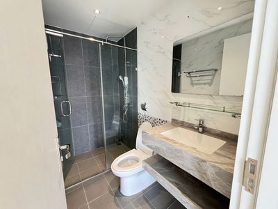 New Monarchy Building, Vietnam New Monarchy Building, Vietnam