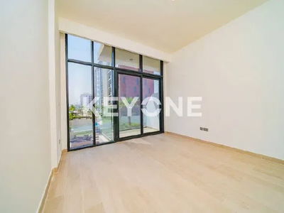 Azizi Rivera, United Arab Emirates  Azizi Rivera, United Arab Emirates