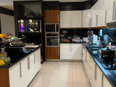 Sunrise City, Vietnam Sunrise City, Vietnam