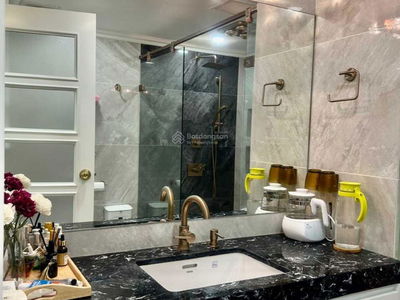 D'. Le Roi Soleil, Vietnam D'. Le Roi Soleil, Vietnam