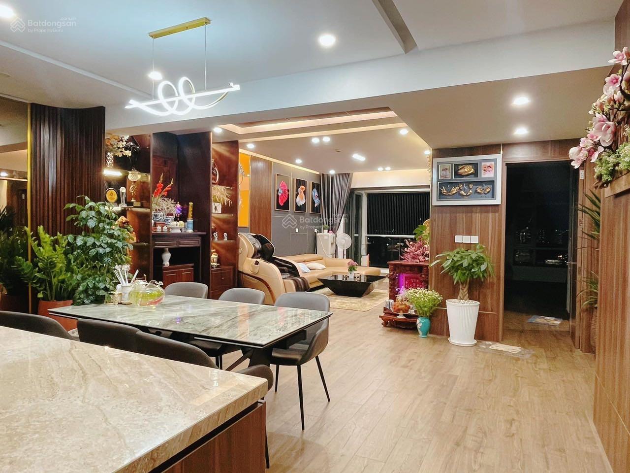 Happy Valley, Vietnam Happy Valley, Vietnam