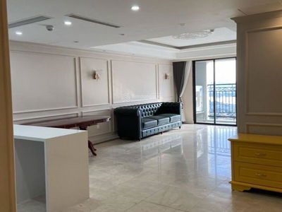 D'. Le Roi Soleil, Vietnam D'. Le Roi Soleil, Vietnam