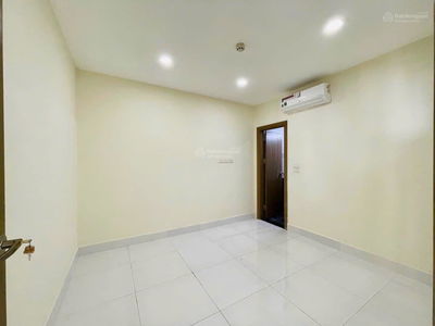 Dong Quoc Binh Street, Vietnam  Dong Quoc Binh Street, Vietnam