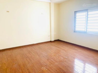 Ton Duc Thang Street, Vietnam Ton Duc Thang Street, Vietnam