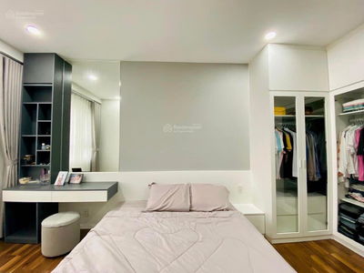 Topaz Elite, Vietnam Topaz Elite, Vietnam