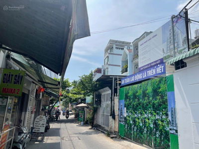 Tran Xuan Soan Street, Vietnam  Tran Xuan Soan Street, Vietnam