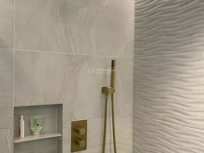 D'. Le Roi Soleil, Vietnam D'. Le Roi Soleil, Vietnam