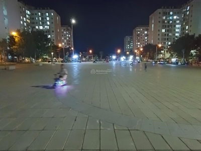 Nguyen Huu Tien Street, Vietnam Nguyen Huu Tien Street, Vietnam